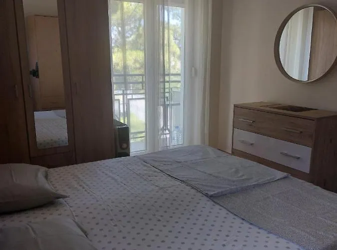 Daire Music-center, In The Center Of