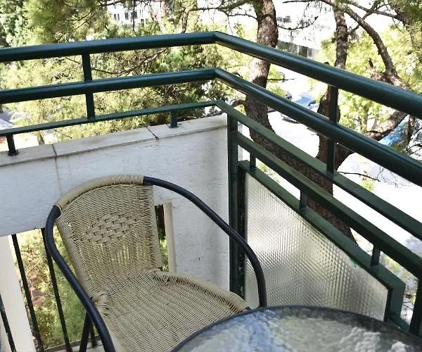 Music-center, In The Center Of Daire