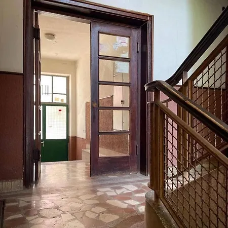 公寓 Music-center, In The Center Of 波德戈里察